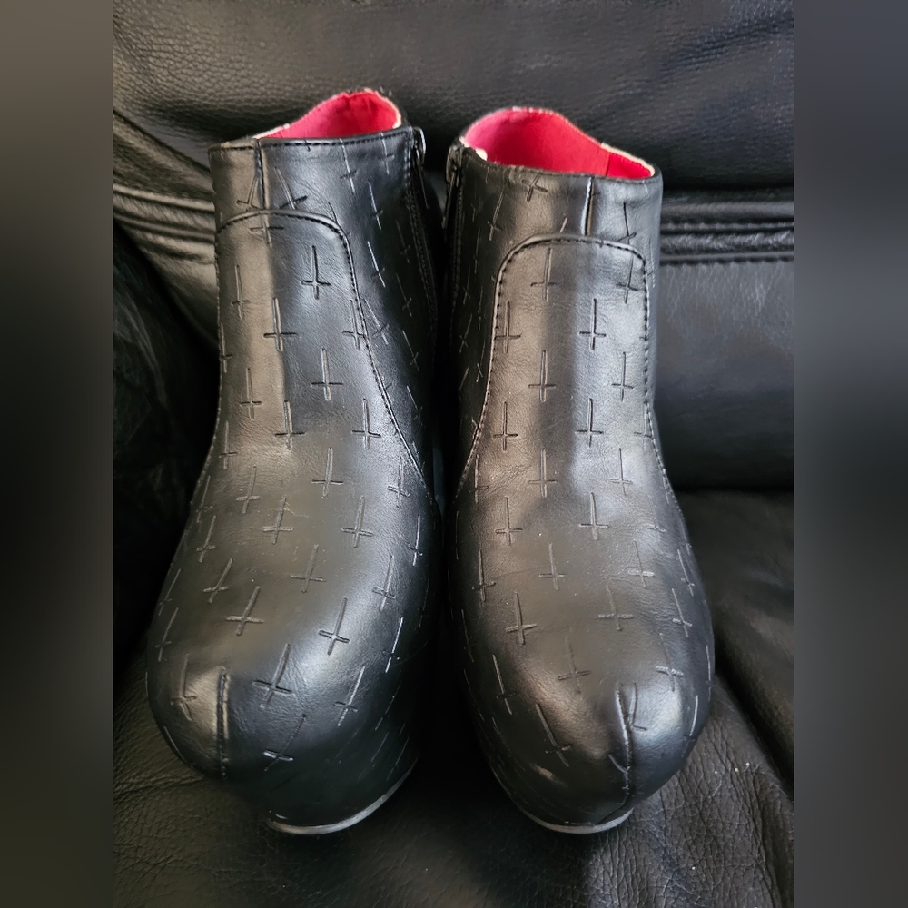 Iron Fist booties